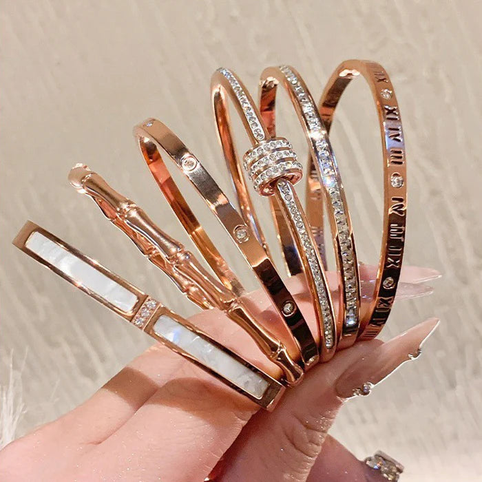 Women's Modern Luxury Stainless Steel 5-Piece Stackable Bracelet Set