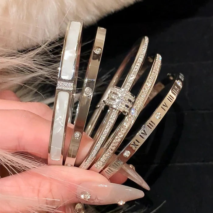 Women's Modern Luxury Stainless Steel 5-Piece Stackable Bracelet Set