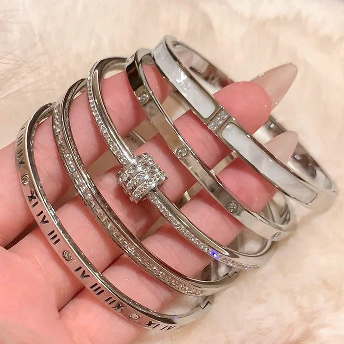 Women's Modern Luxury Stainless Steel 5-Piece Stackable Bracelet Set