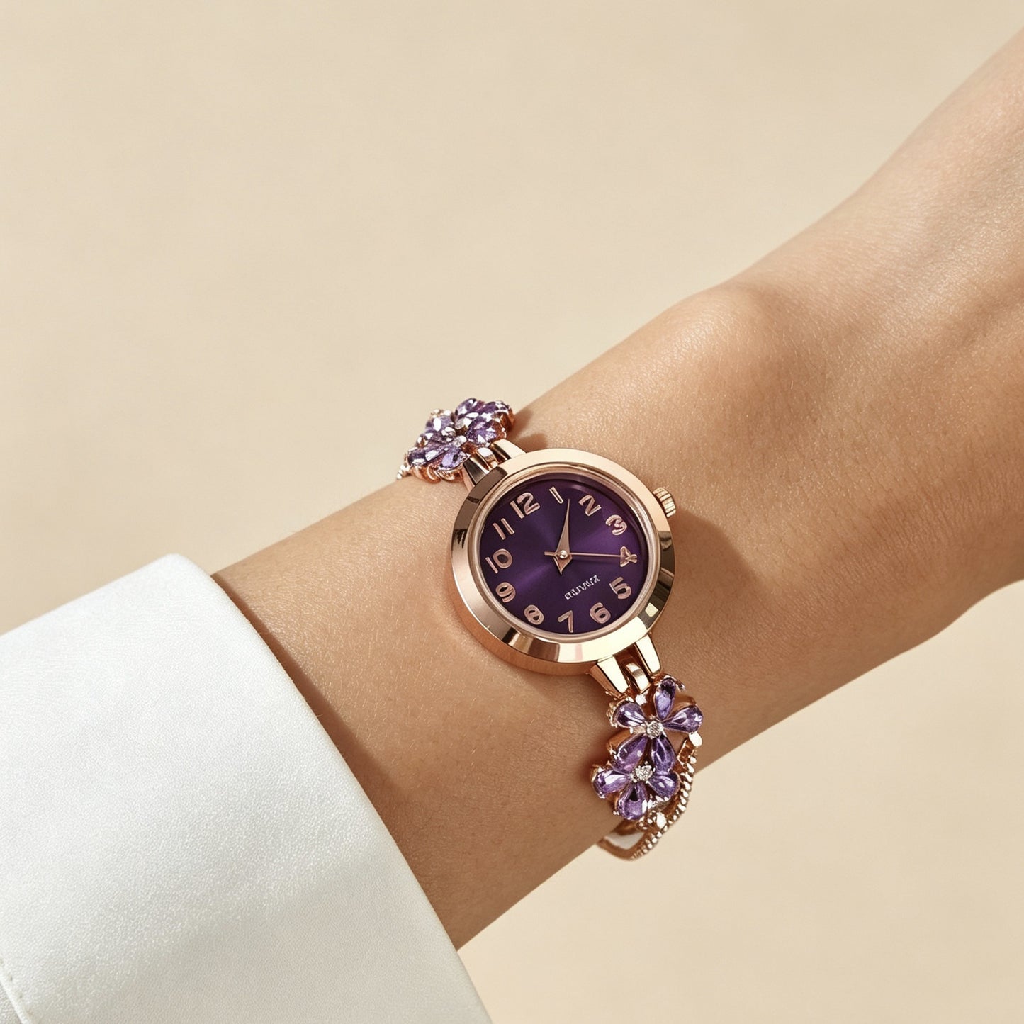 Fashion Heart Floral Diamond Inlaid Bracelet Watch
